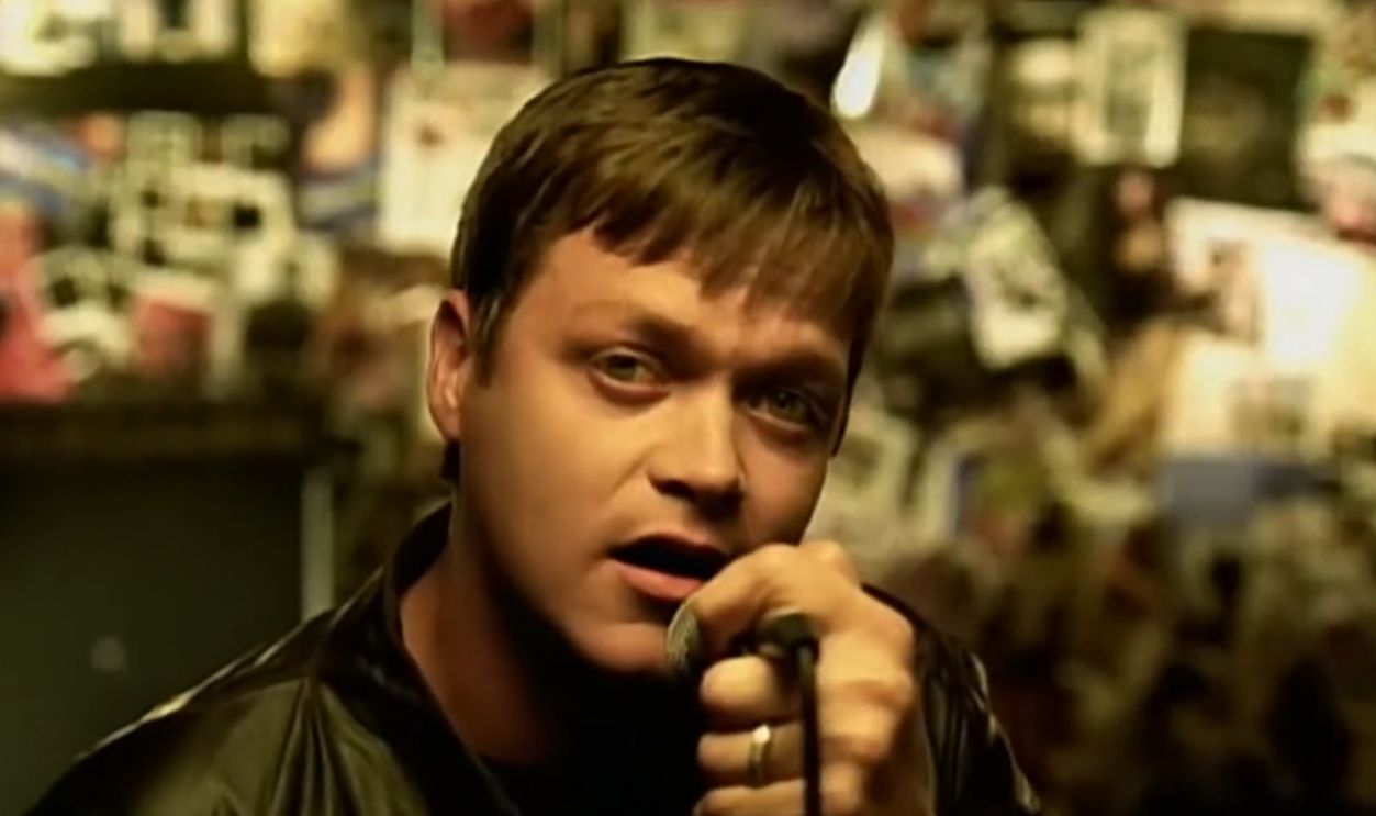 Screenshot from Here Without You (2002)