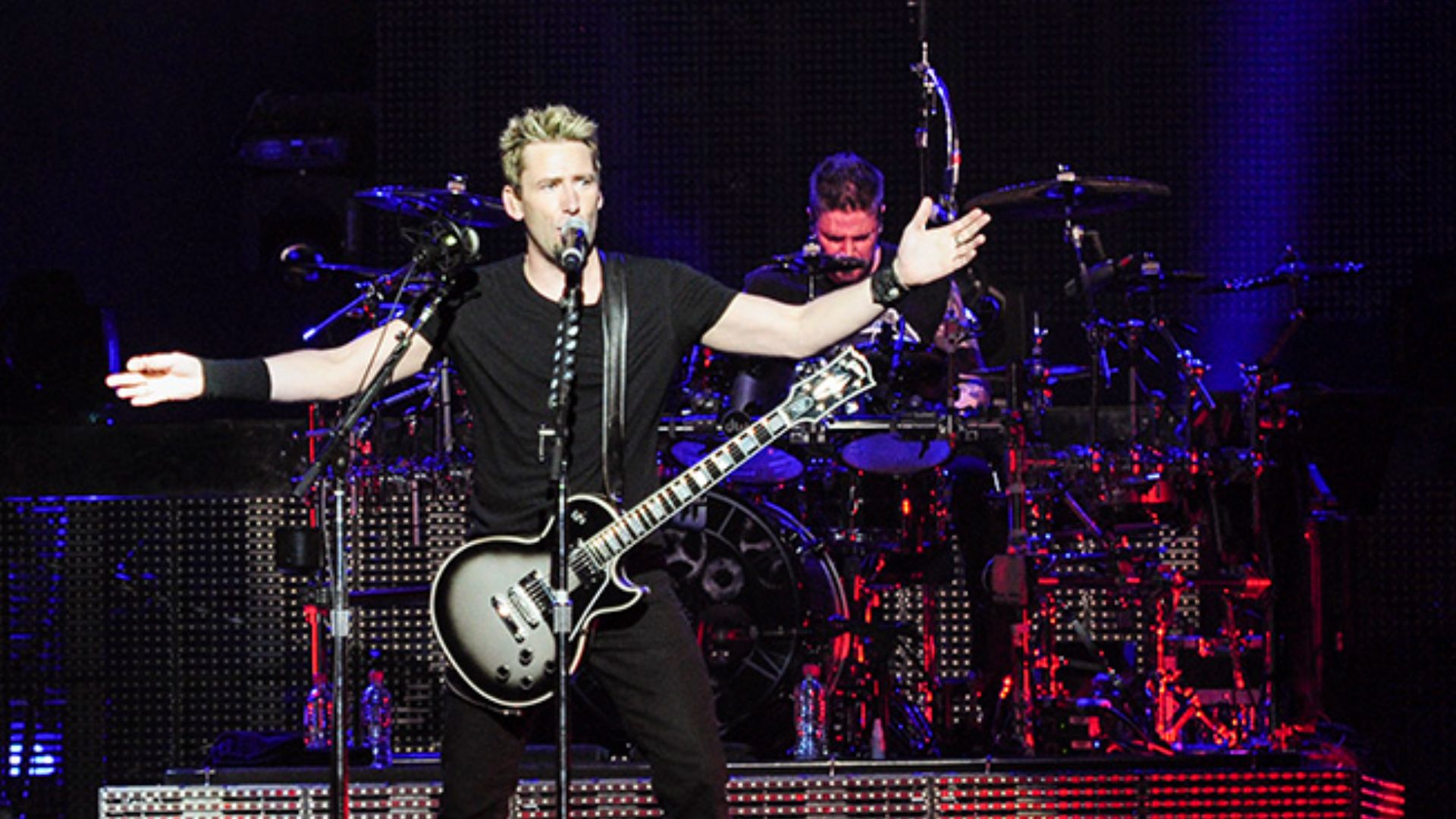 Chad Kroeger playing with Nickelback @ Perth Arena