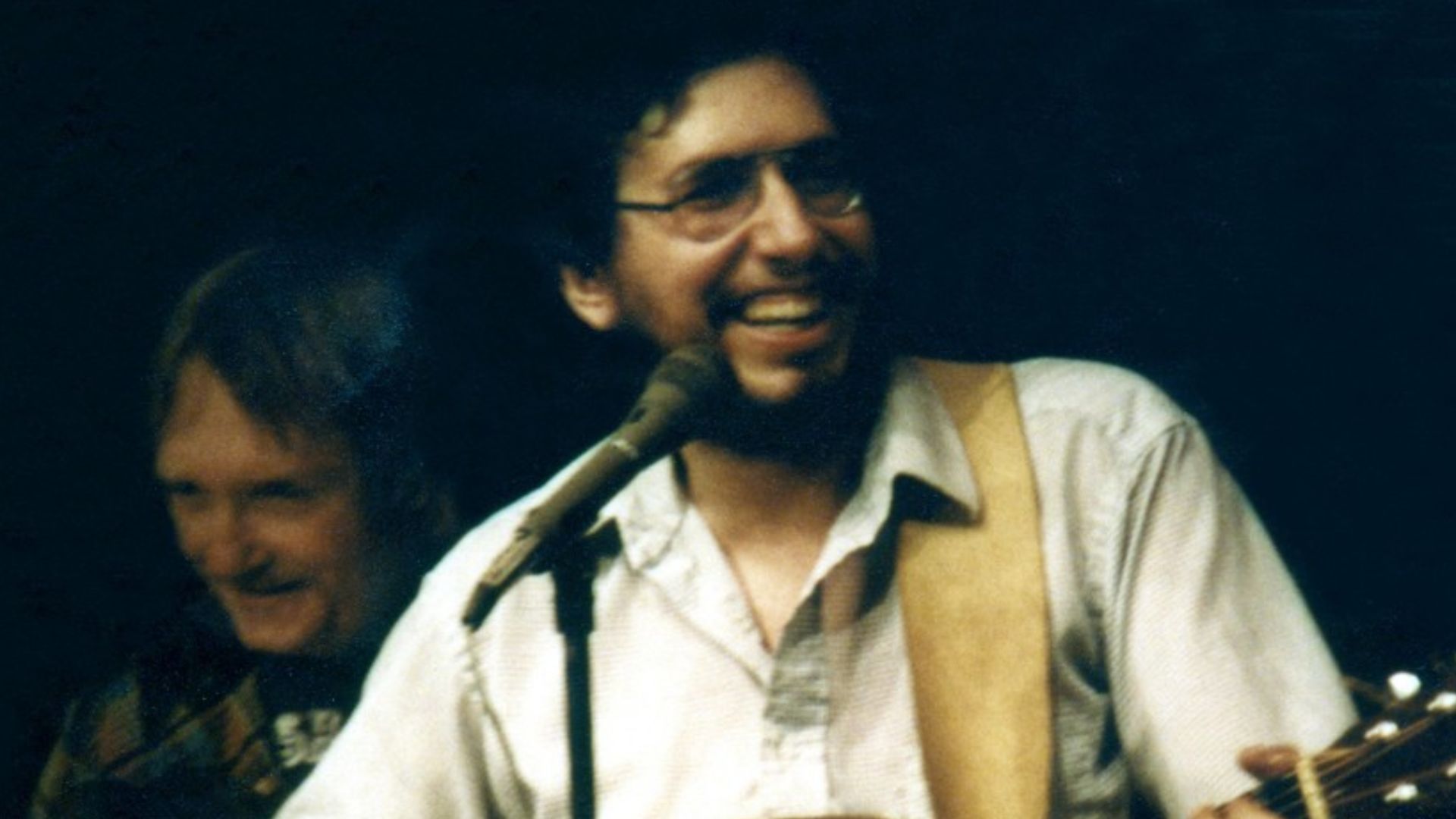 I always liked David Bromberg's music, and this was the second time I remember going to one of his performances.  He was always a very good show and he was always joking around between songs and getting his audience to laugh.  It's interesting to note tha