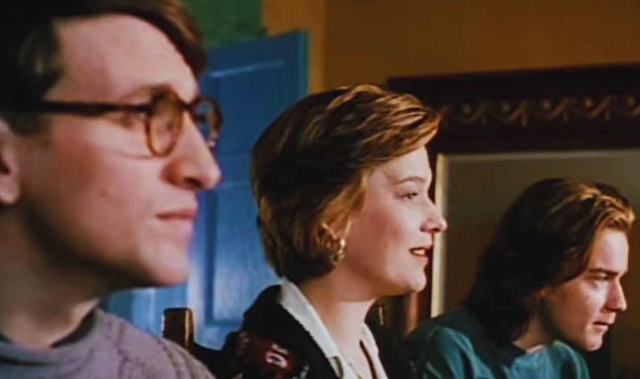 Screenshot from Shallow Grave (1994)