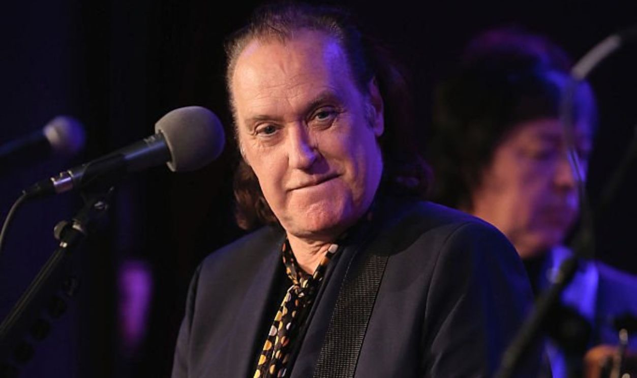 NEW YORK, NY - OCTOBER 23: Dave Davies performs at City Winery on October 23, 2015 in New York City.