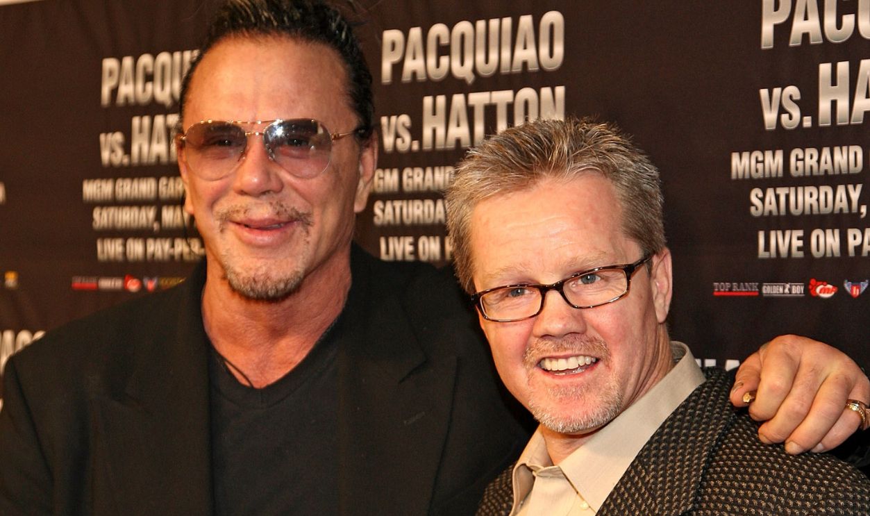 Getty Images - 85728549 - Actor Mickey Rourke and trainer Freddie Roach attend The Battle of East and West, a promotion for the May 2, 2009 World Junior Welterweight Championship boxing match held at the Roosevelt Hotel on March 30, 2009 in Hollywood, California.
