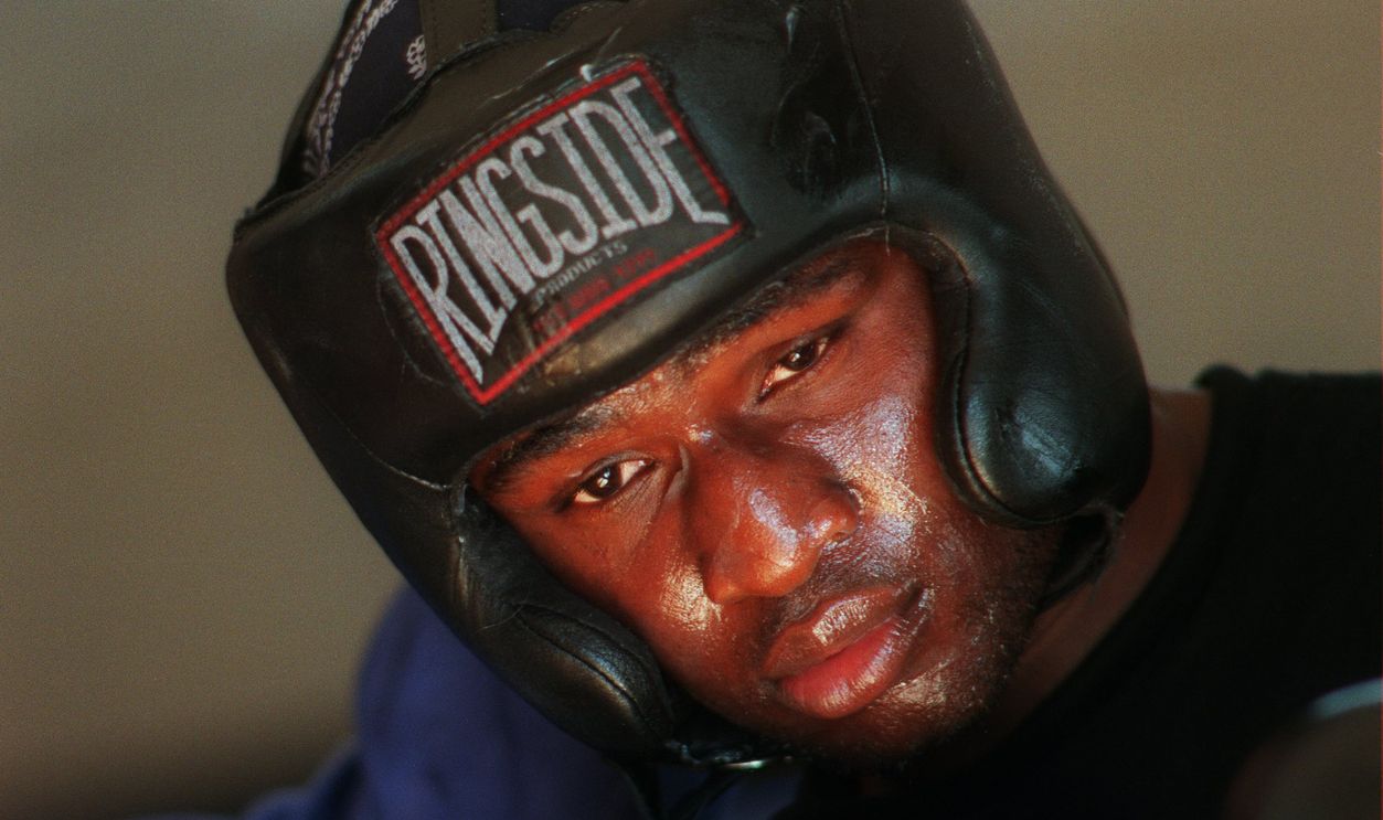 Getty Images - 227555 - A CANDID PORTRAIT OF JAMES TONEY DURING A SPARRING SESSION AT MICKEY ROURKE''S OUTLAW BOXING GYM IN HOLLYWOOD, CALIFORNIA.