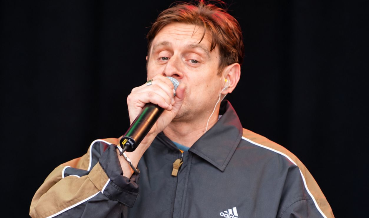 Shaun Ryder lead singer of the band 'The Happy Mondays'	830231840