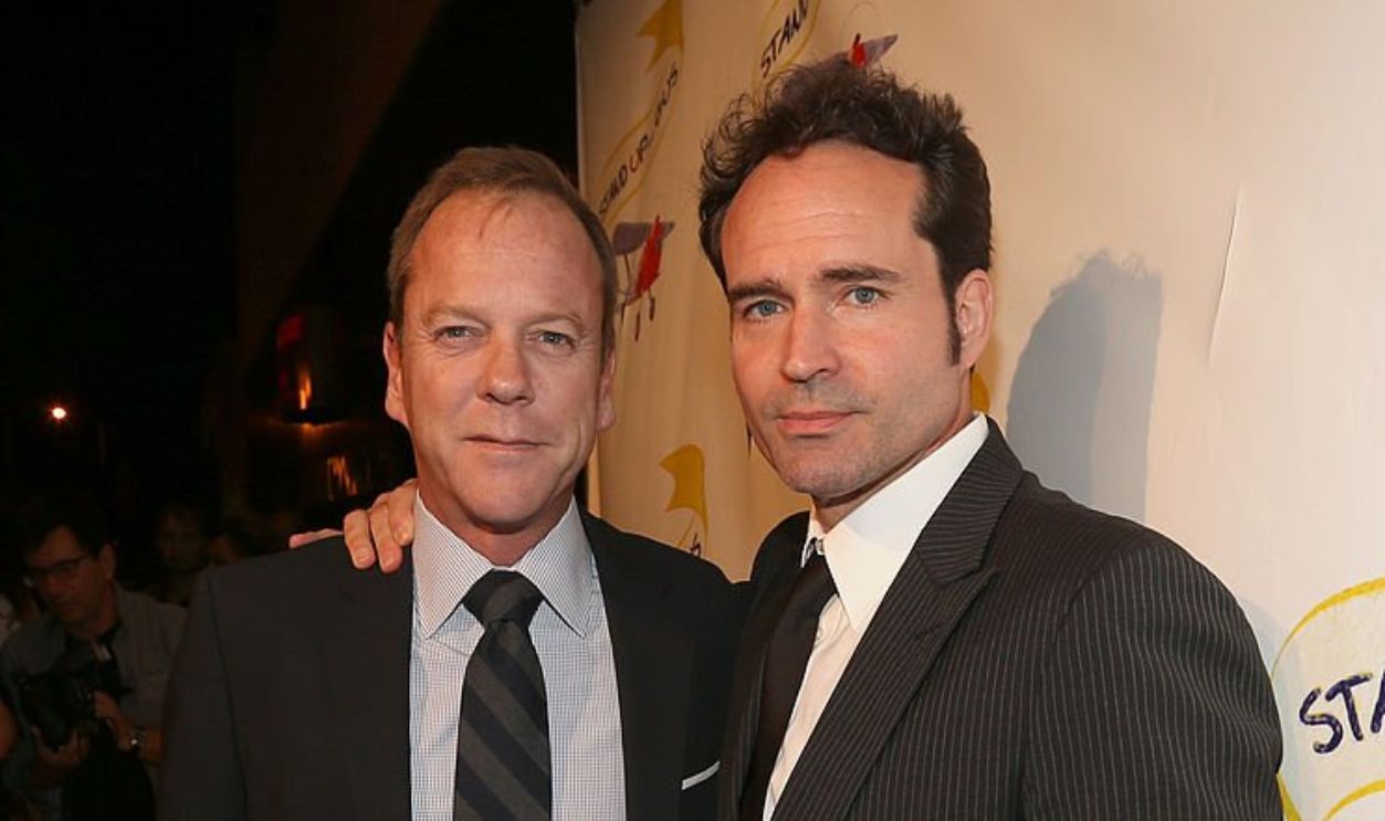 WEST HOLLYWOOD, CA - NOVEMBER 13: Actor Kiefer Sutherland (L) and 