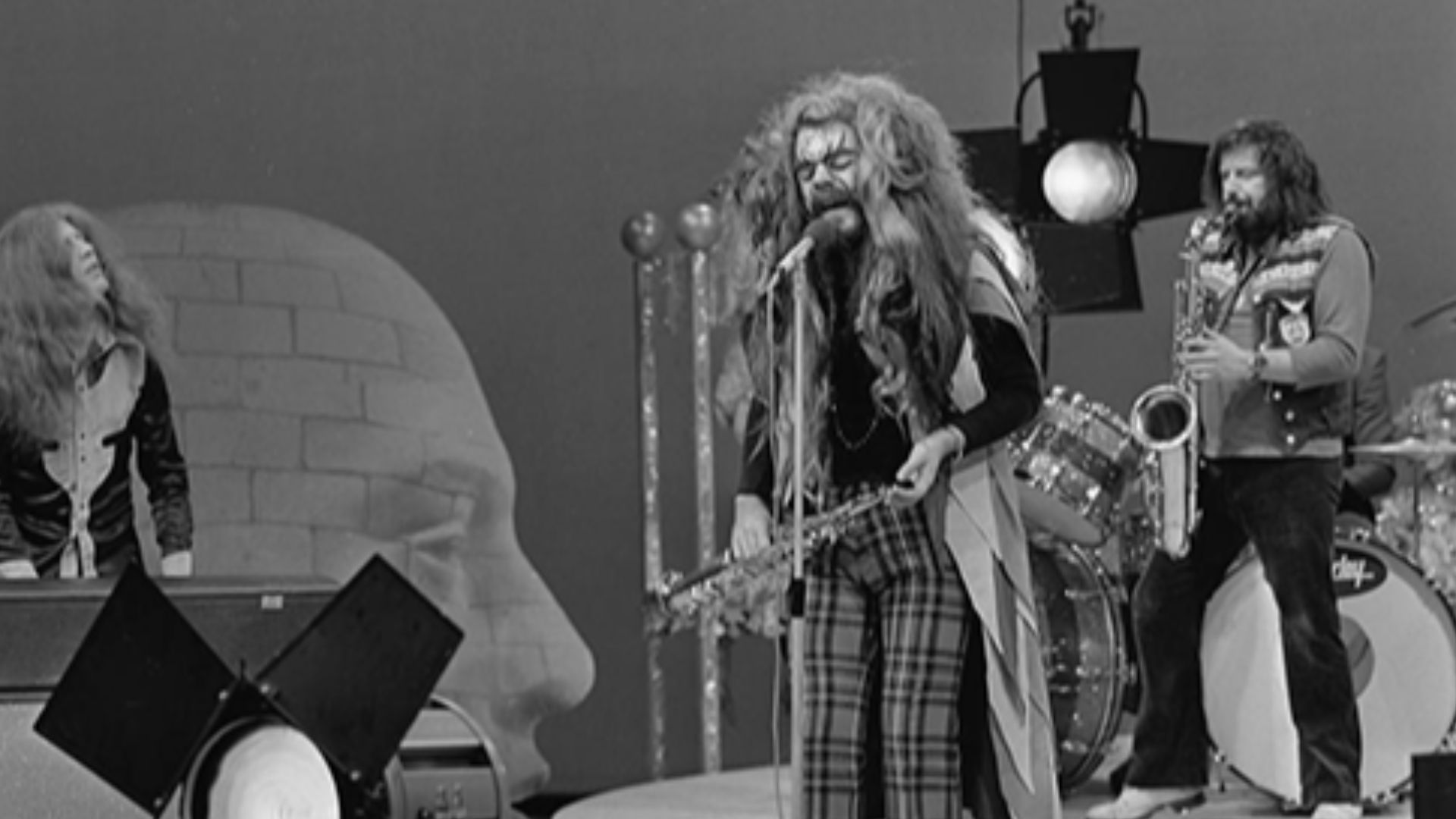 Wizzard in AVRO's TopPop (Dutch television show) in 1974