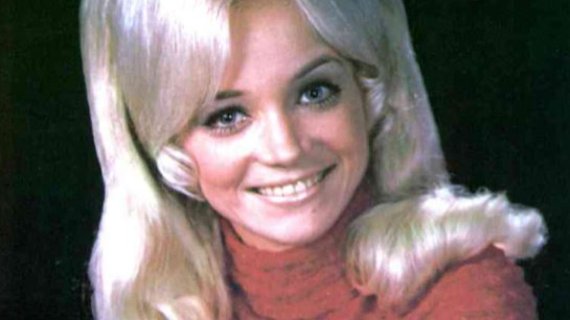 Barbara Mandrell onstage at the Grand Ole Opry, circa 1974.