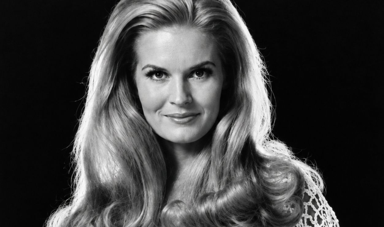 File:Lynn Anderson--Columbia Records.jpg