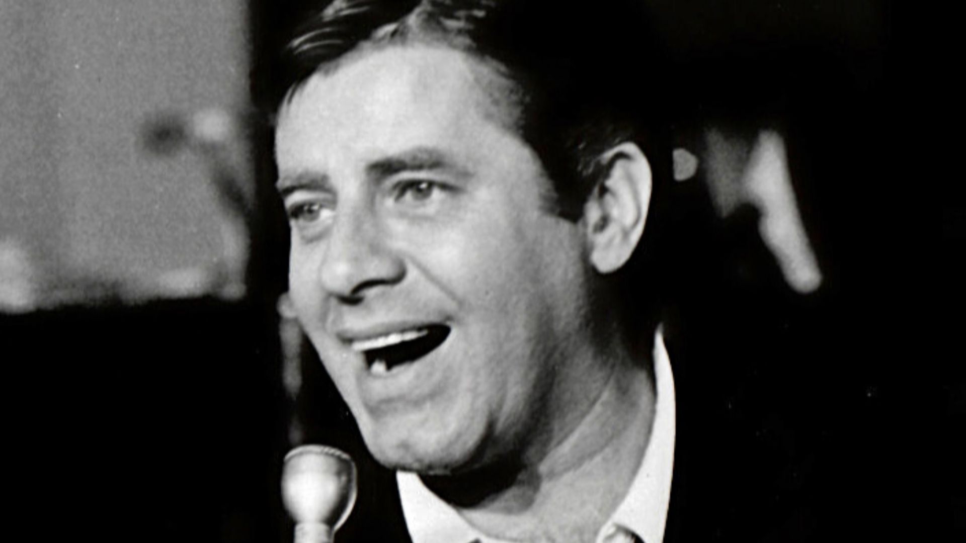 Publicity photo of Jerry Lewis in The Jerry Lewis Show.