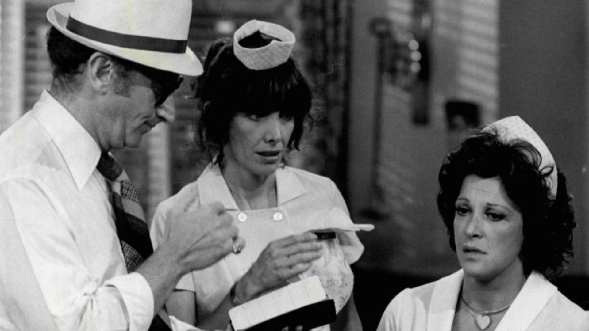 Scene from the television program Alice.  From left: Lee Wallace, Beth Howland (Vera) and Linda Lavin (Alice).