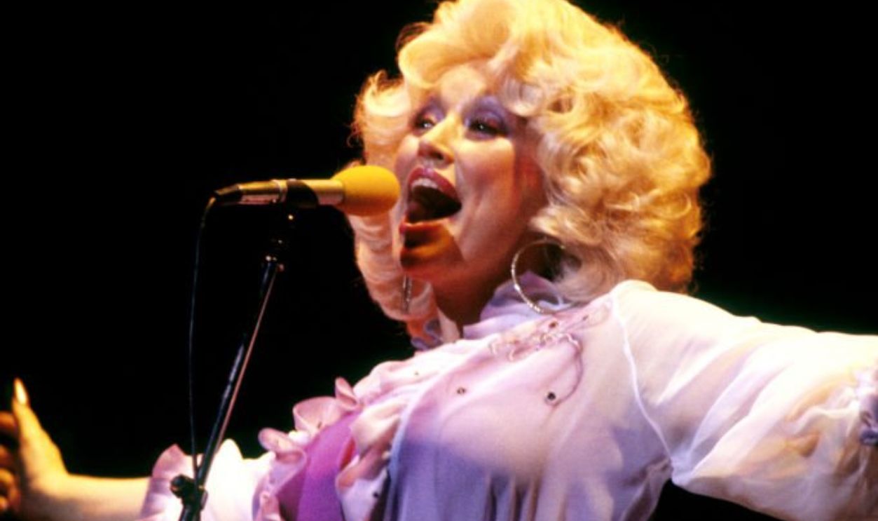 UNSPECIFIED - JANUARY 01: Photo of Dolly PARTON 