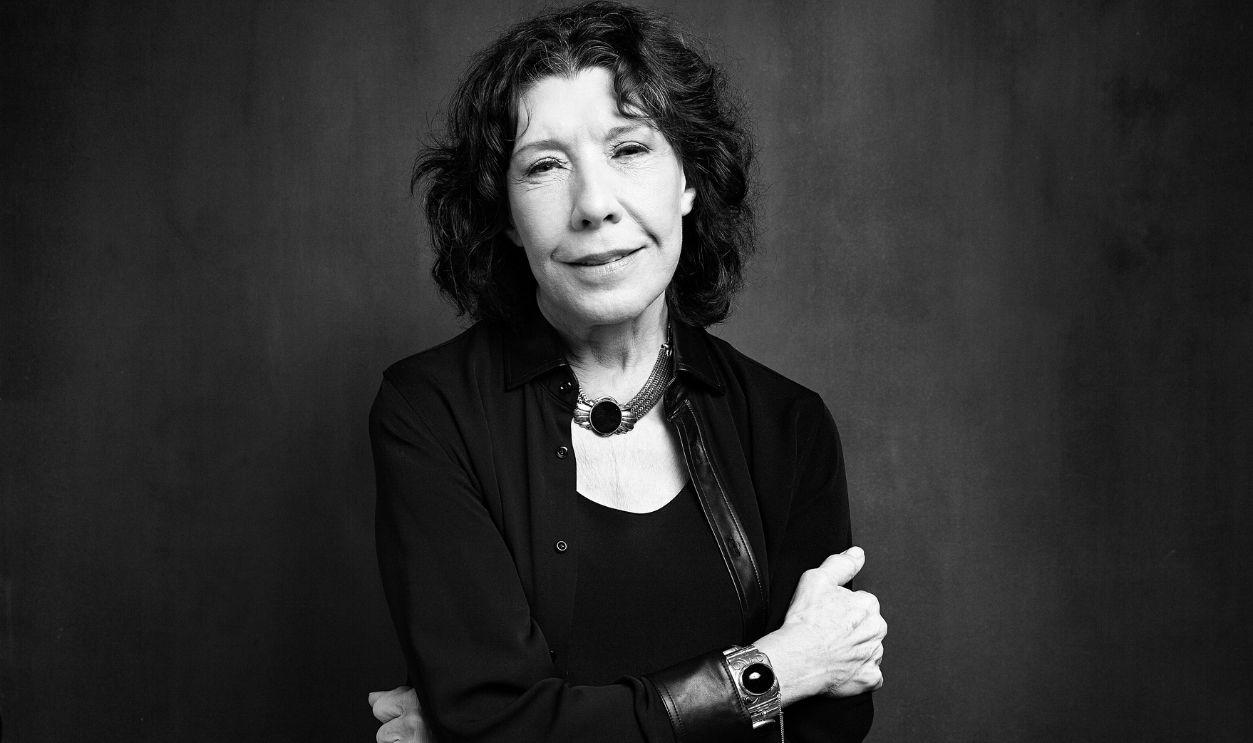  Lily Tomlin sits for a portrait outside of her office in Los Angeles, CA on November 15th, 2014. The influential actress and comedian is a recipient of the 2014 Kennedy Center Honors