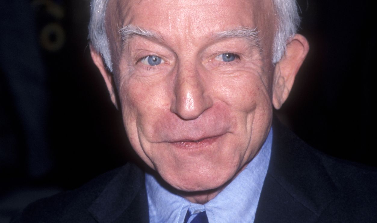 Actor Henry Gibson attends the world premiere of Magnolia on December 8, 1999 at Mann Village Theater in Westwood, California.