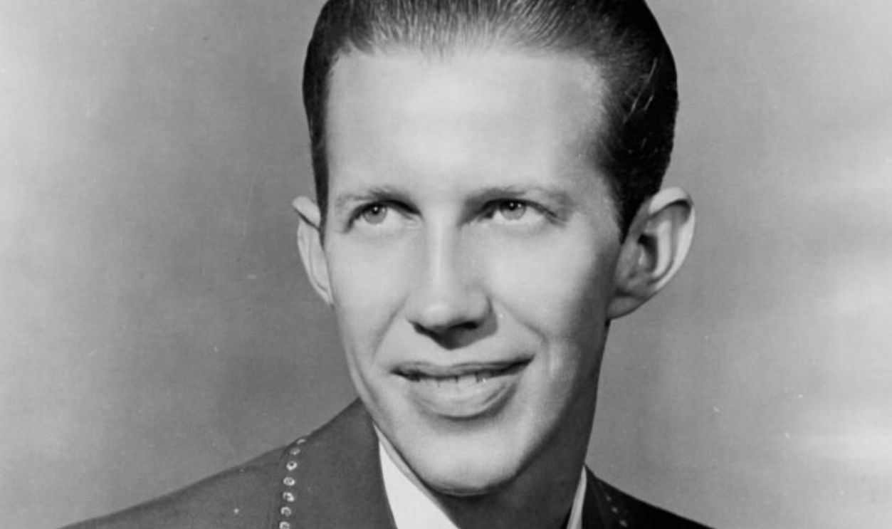 CIRCA 1959: Country singer Porter Wagoner poses for a portrait in circa 1959.