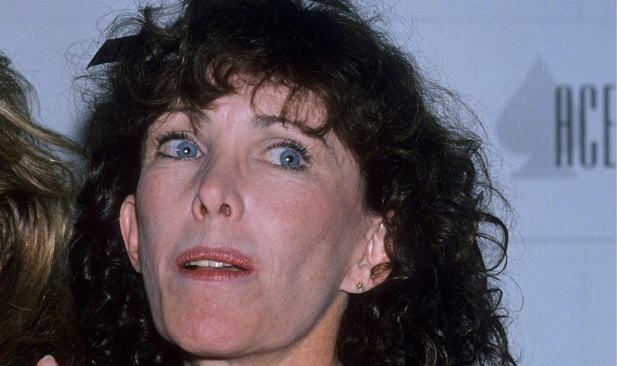 Getty Images - 451097262 - Actress Beth Howland attends the 11th Annual CableACE Awards on January 14, 1990 at the Wiltern Theatre in Los Angeles, California.