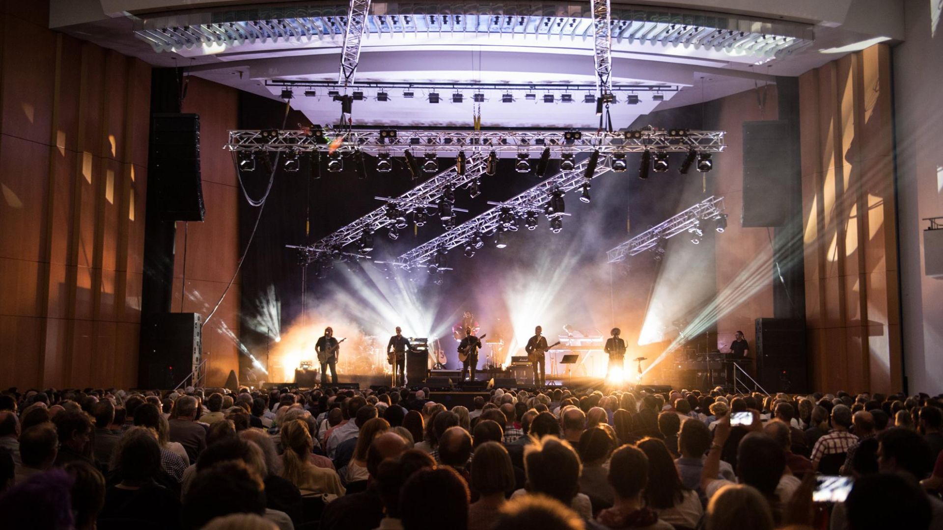 Alan Parsons Live Project, Congress Centrum, Ulm, Germany. Photo by Tabitha Parsons.