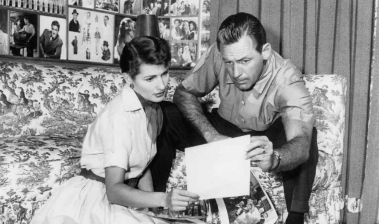 William Holden with wife Brenda Marshall, 1954. 