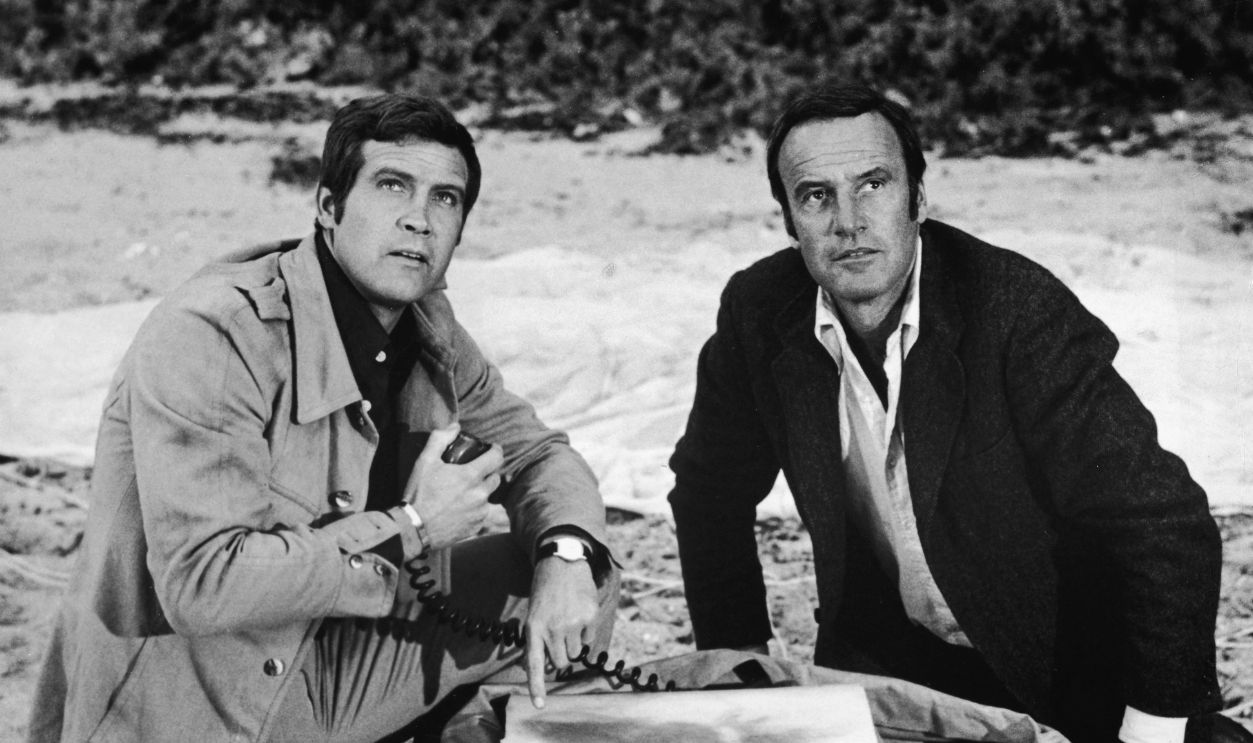 Lee Majors as Colonel Steve Austin and Richard Anderson as Oscar Goldman 51256100