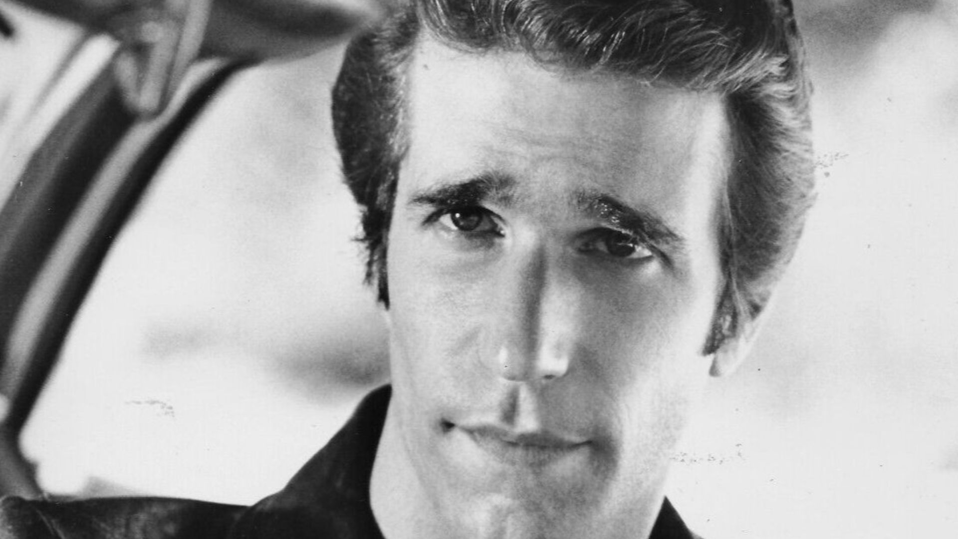 A sober-faced Fonzie (Henry Winkler) is pondering whether he made the right decision when he let the girl he loves, the daring and beautiful Pinky Tuscadero (guest star Roz Kelly) talk him into taking her on as his driver-partner in a fiercely contested D
