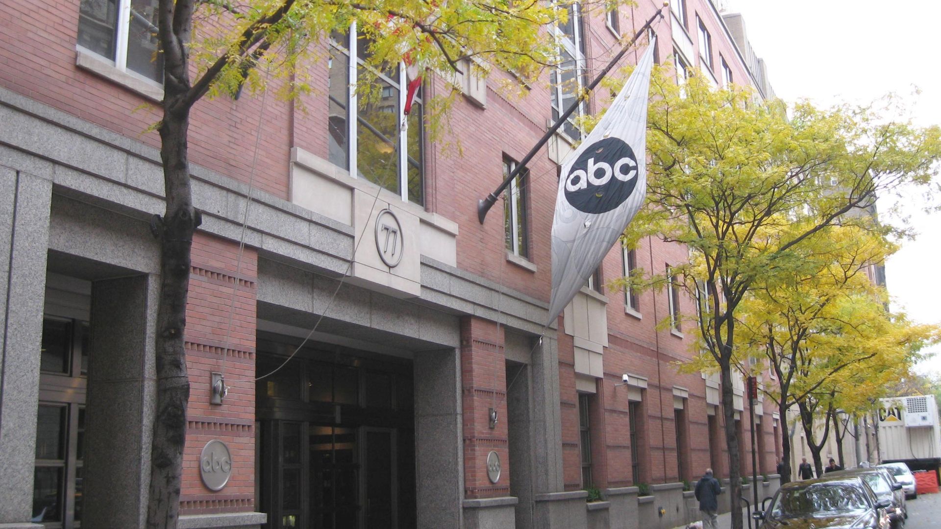 Looking east at en:ABC News headquarters at 77 West en:66th Street (Manhattan) on a cloudy afternoon.  ZIP 10023.