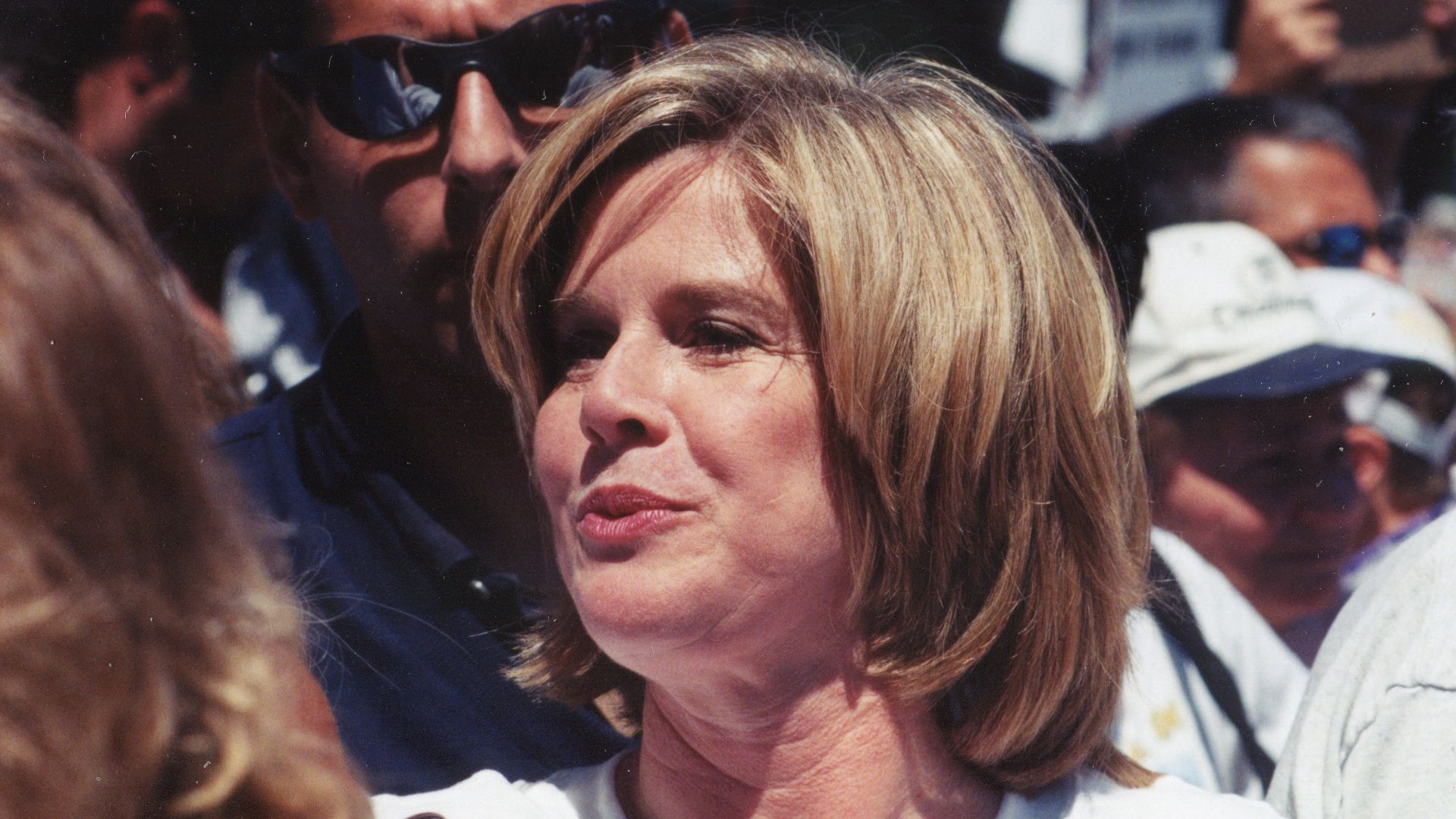 MILLION MOM MARCH on the National Mall in Washington DC on Sunday, 14 May 2000 by Elvert Barnes Photography
Second Lady, Tipper Gore, Wife of Vice President Al Gore
MILLION MOM MARCH at Wikipedia at en.wikipedia.org/wiki/Million_Mom_March

Elvert Barnes G