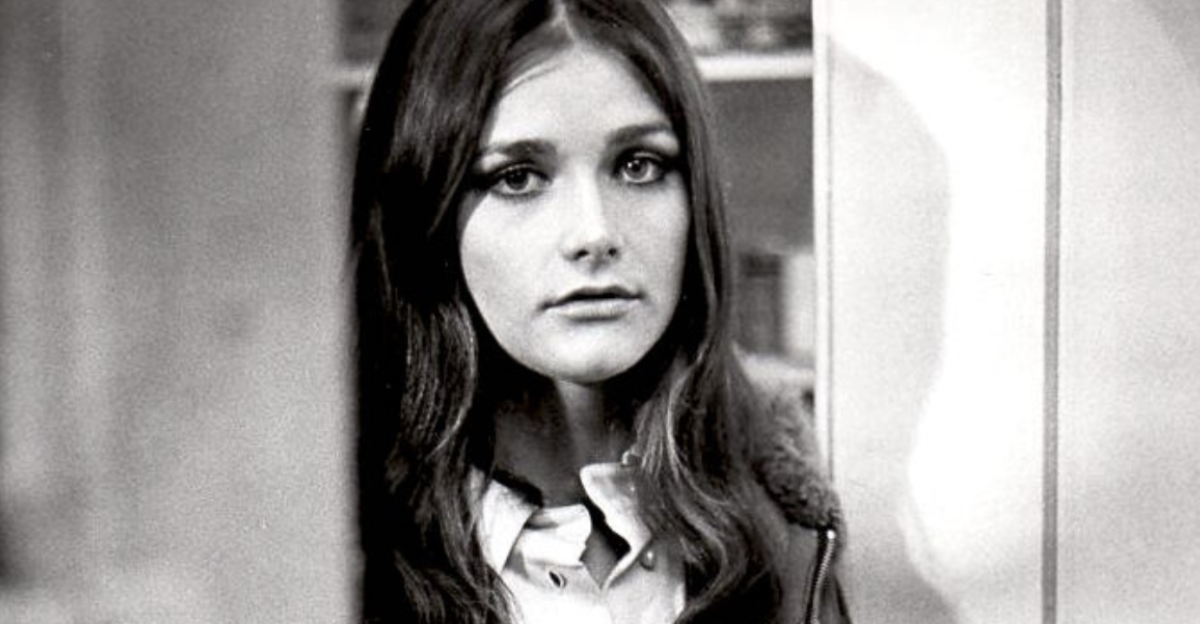 Margot Kidder in a publicity still for Quackser Fortune has a Cousin the Bronx