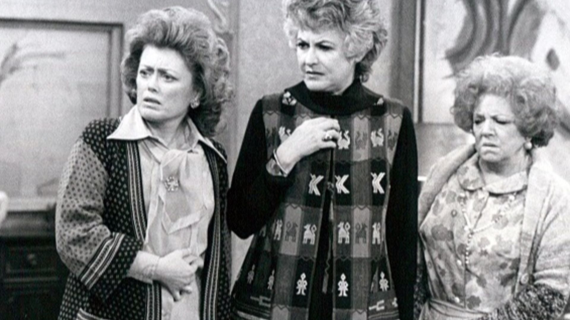 John Byner, Rue McClanahan, Beatrice Arthur, and Hermione Baddeley in a promotional photograph in the television series Maude, Season 5, Episode 14 (1977)