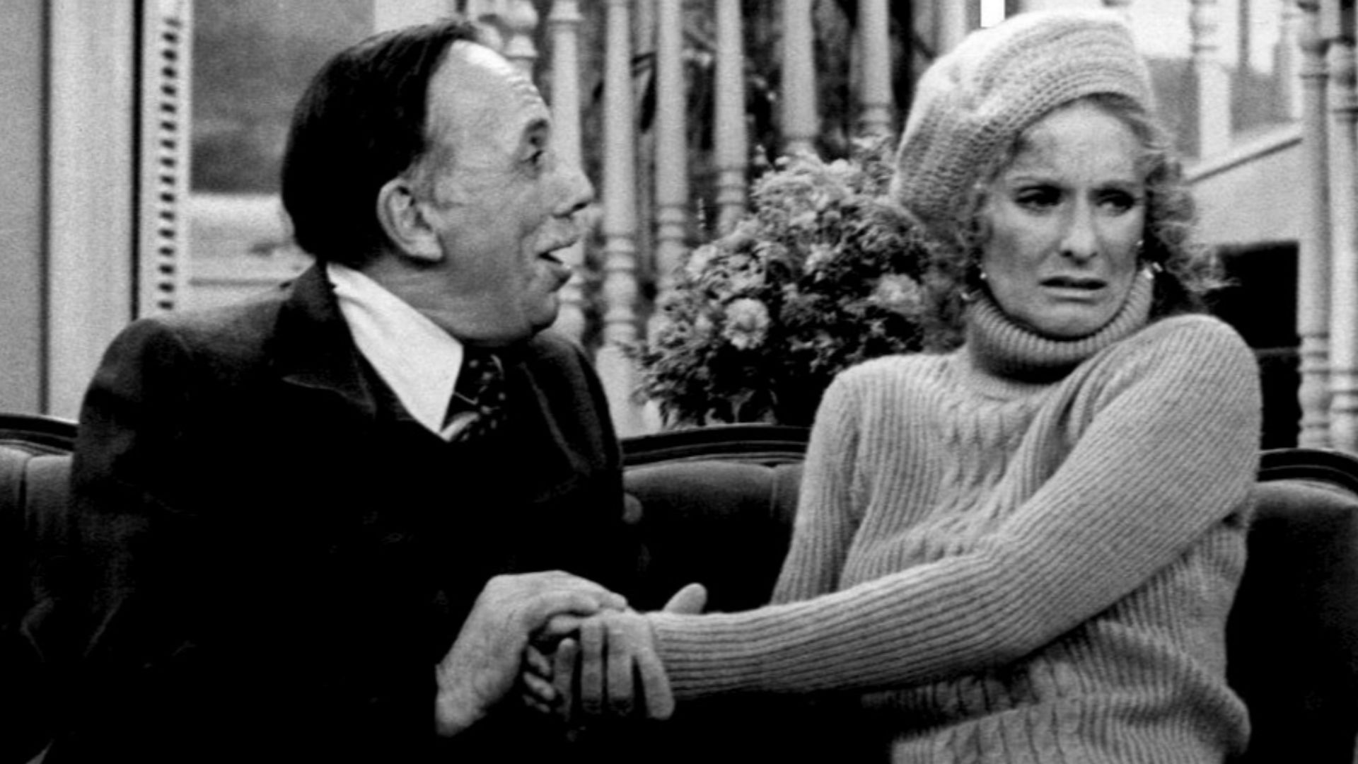Photo of Cloris Leachman as Phyllis Lindstrom and Henry Jones as her stepfather-in-law, Judge Jonathan Dexter from the television program Phyllis.