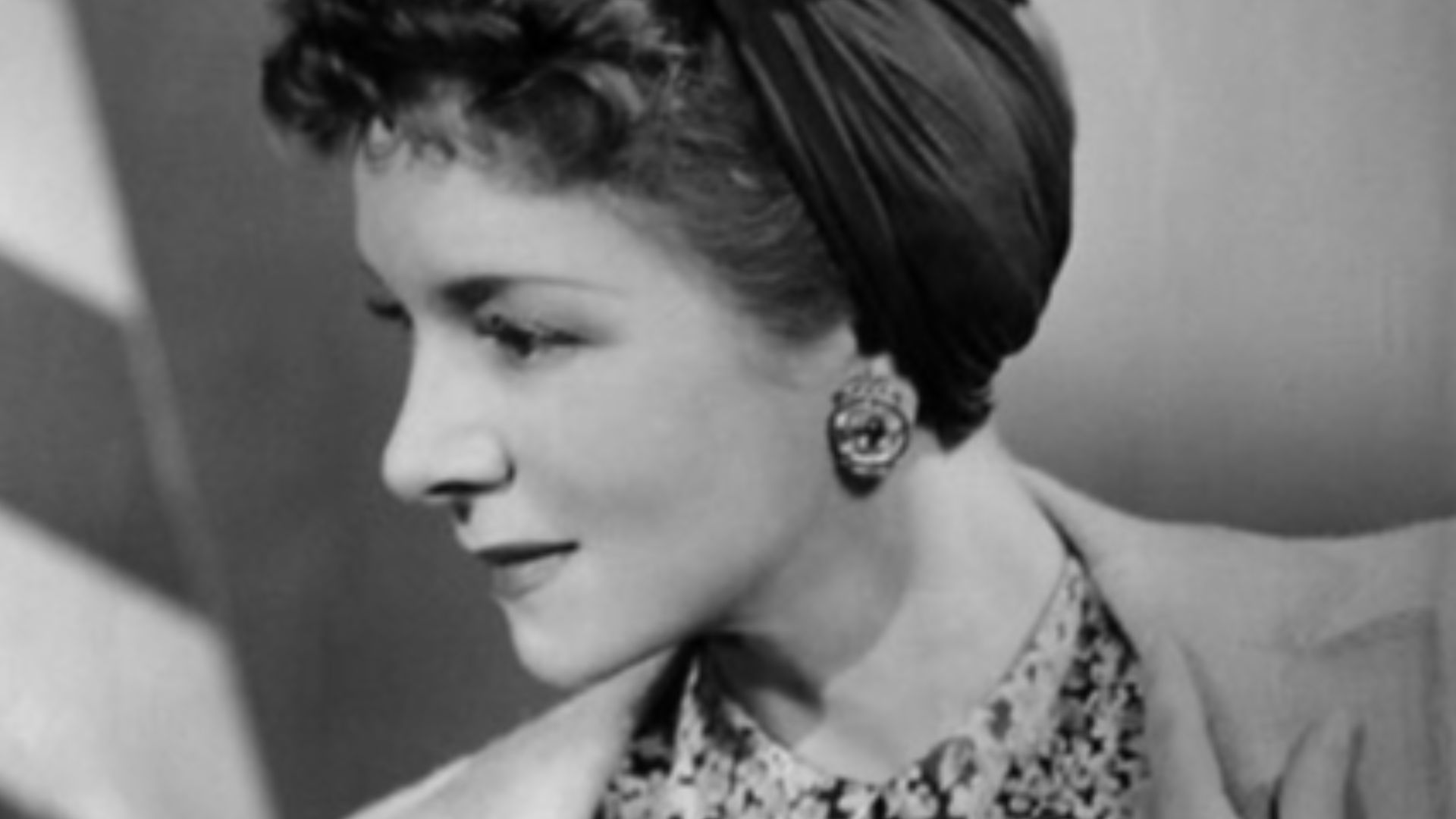 Promotional photograph of actor Helen Hayes (1940)
