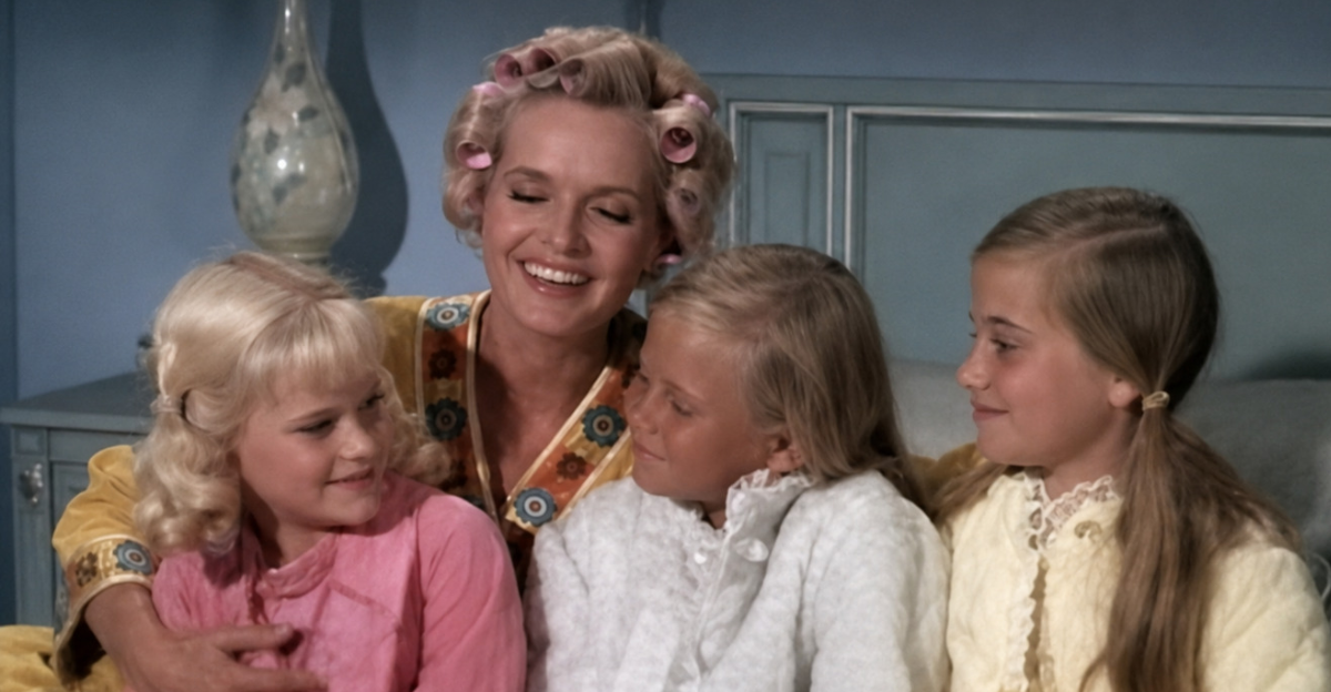 Screenshot from The Brady Bunch, Paramount+
