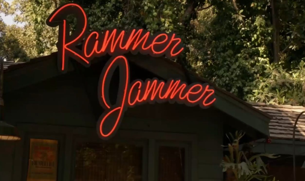Screenshot from Hart of Dixie (2011-2015)