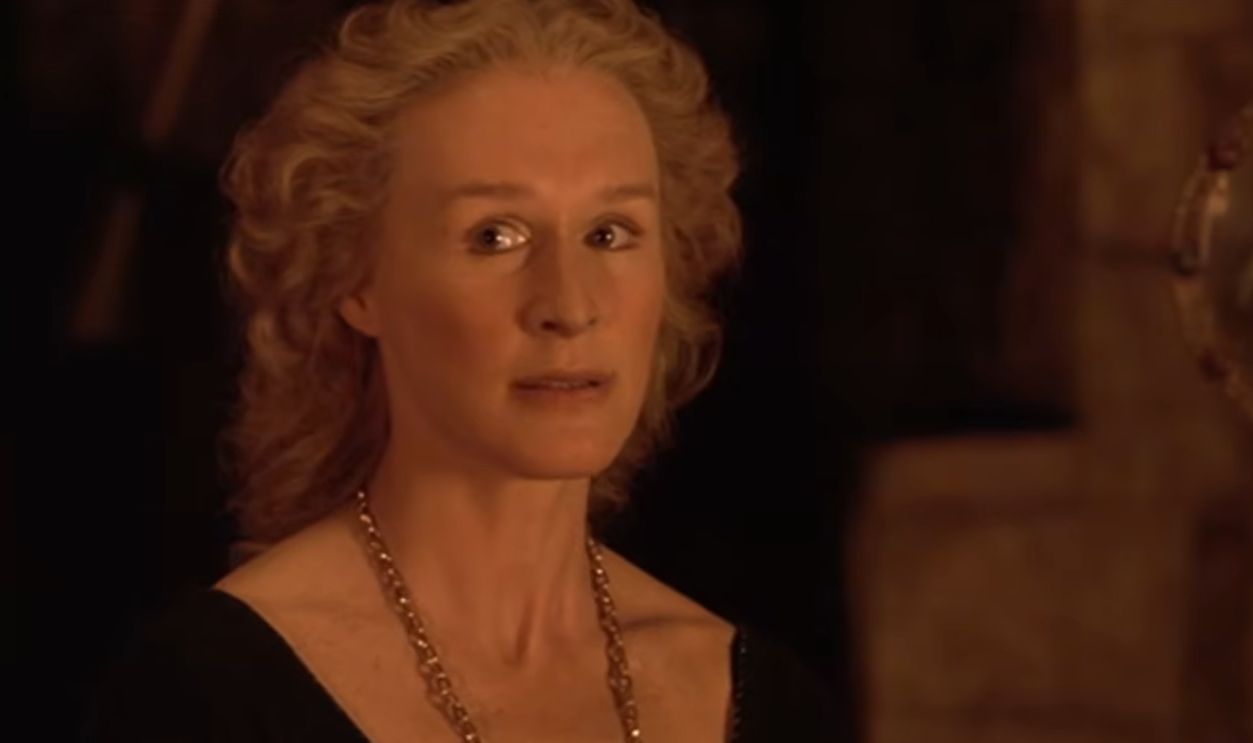 Screenshot from Hamlet, Warner Bros. (1990)