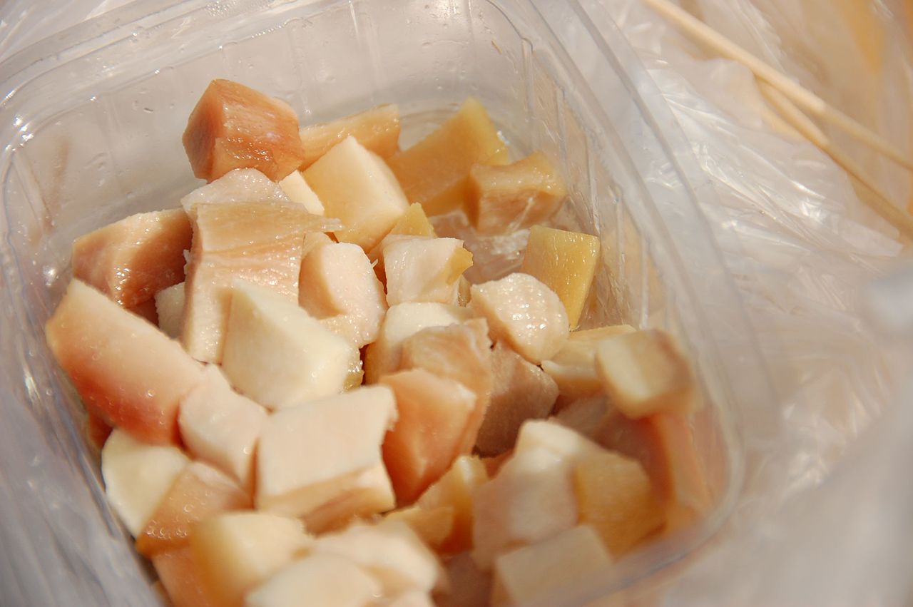 Hákarl has a very particular ammonia-rich smell and taste, similar to very strong cheese.