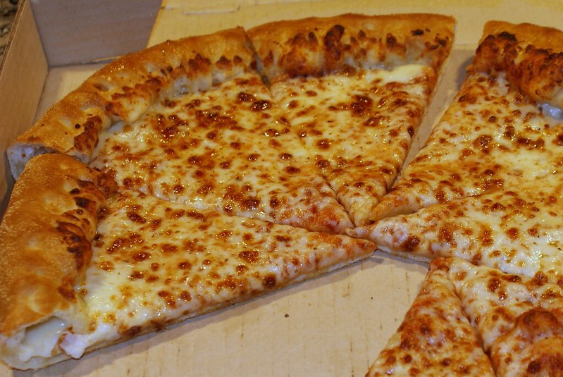 Close-up Photo of Pizza Hut Stuffed Crust Cheese Pizza