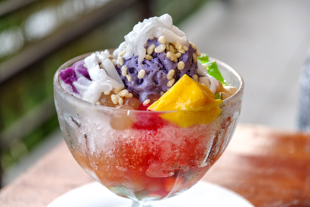 image of popular Filipino dessert Halo Halo