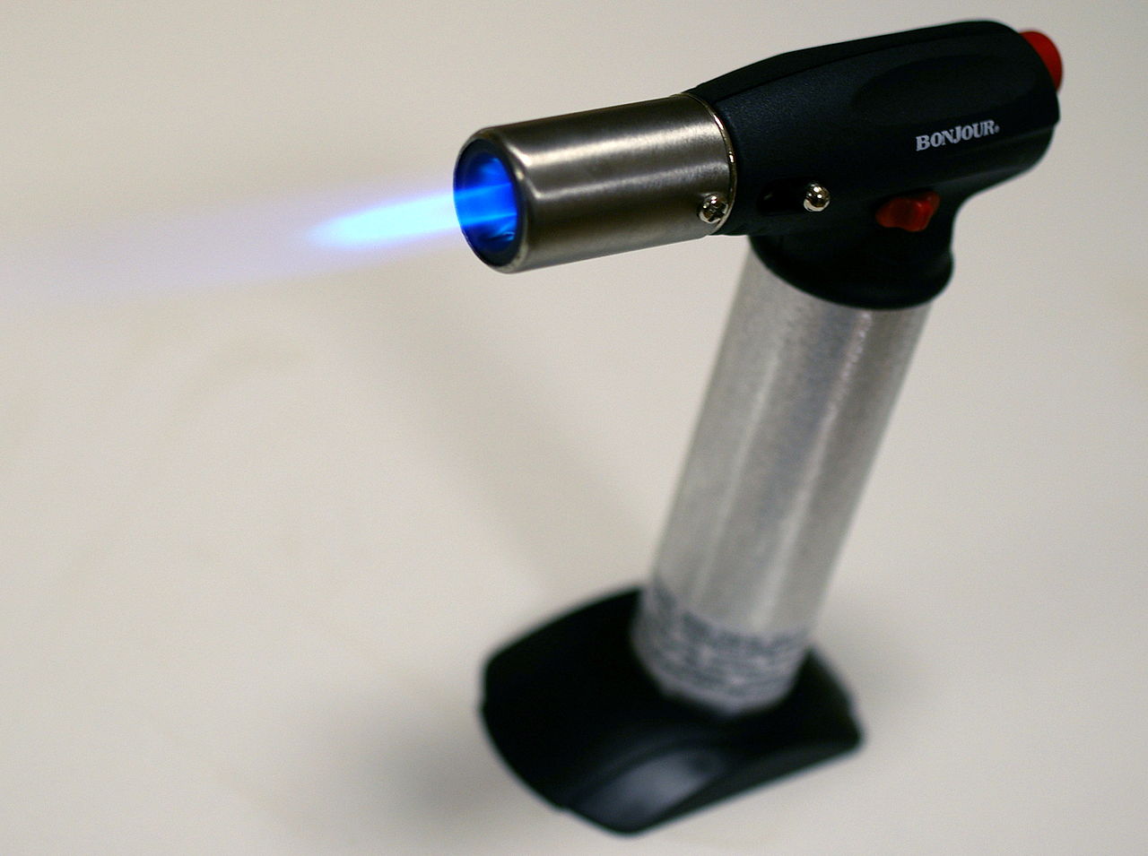 A small butane torch, specifically made for making Crème brûlée