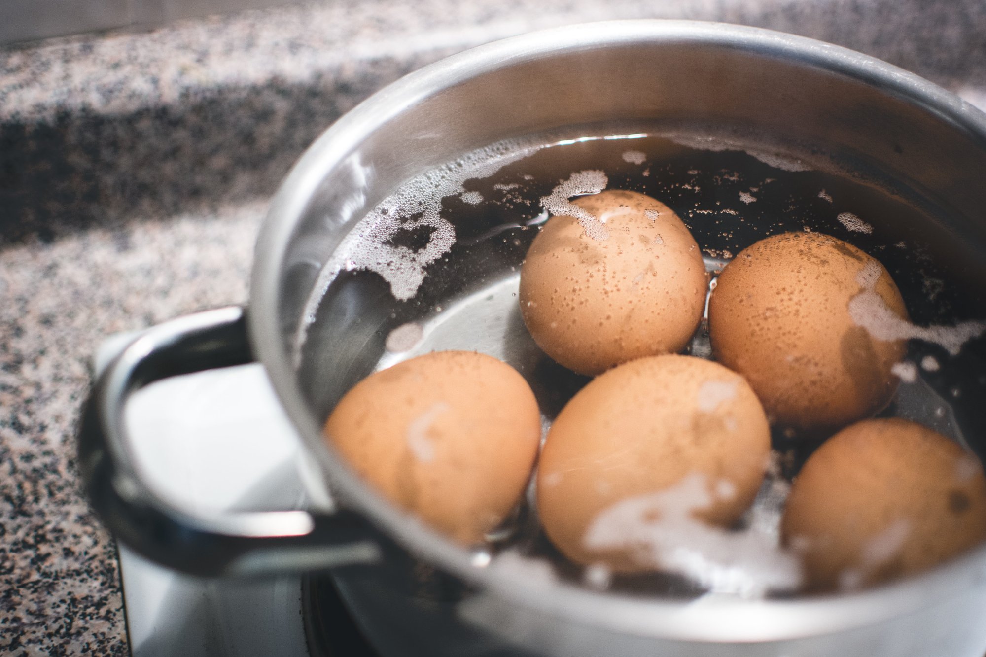 Boiling eggs