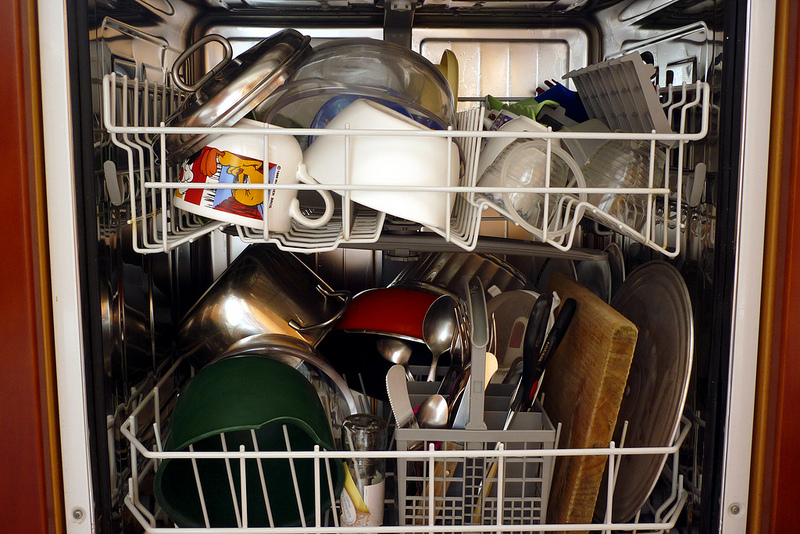 Clean dishes in the dishwasher