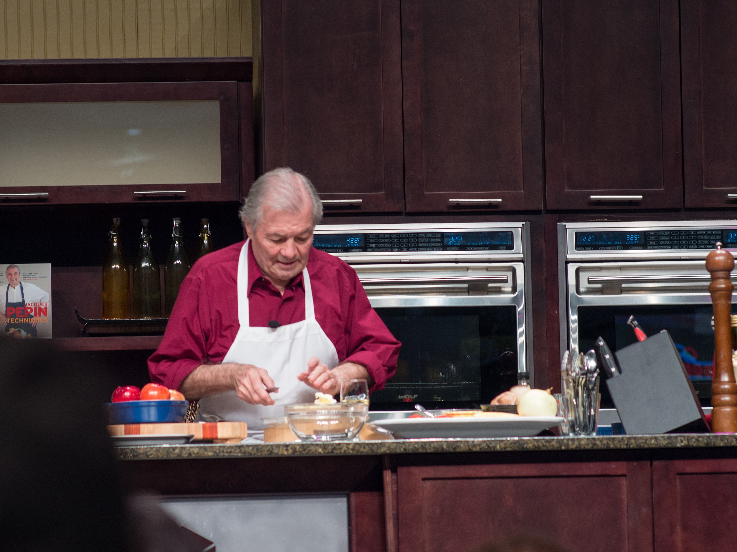Jacques Pepin cooking
