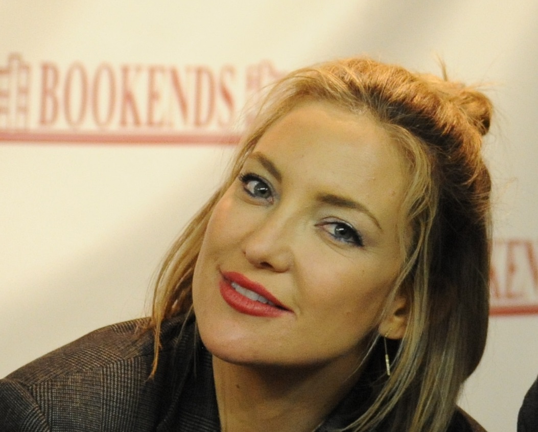Kate Hudson at her book signing - 2016