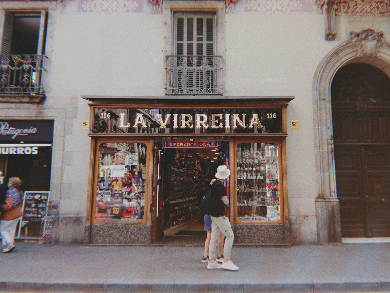 image of an vintage store