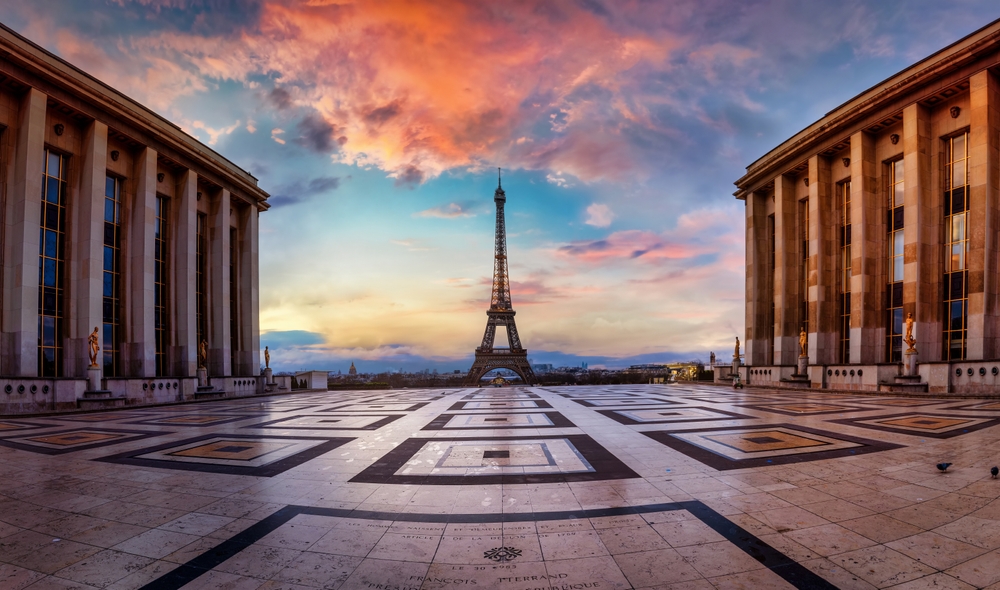 Beautiful sunrise view from Trocadero of the Eiffel Tower