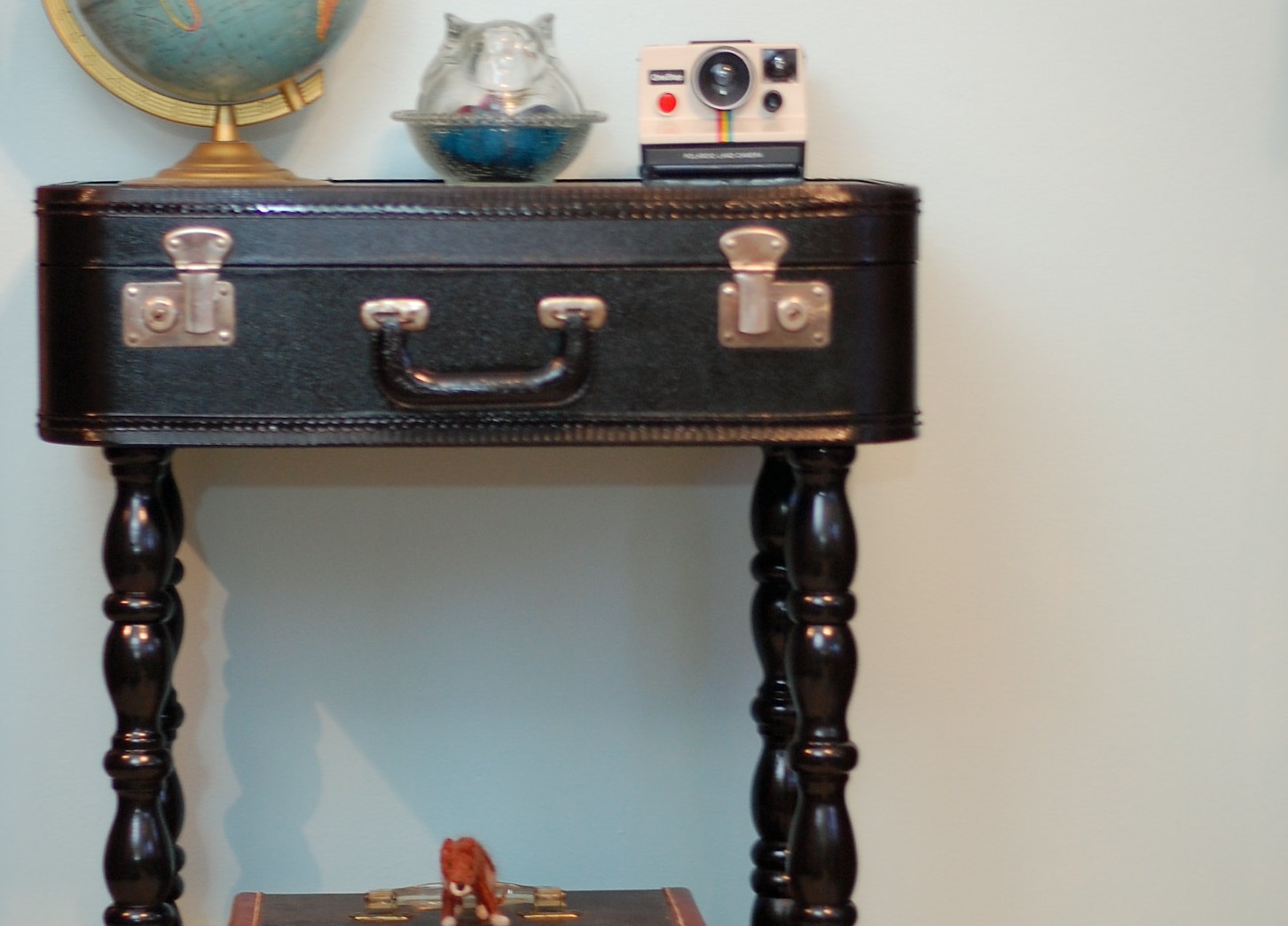 DIY Suitcase Table