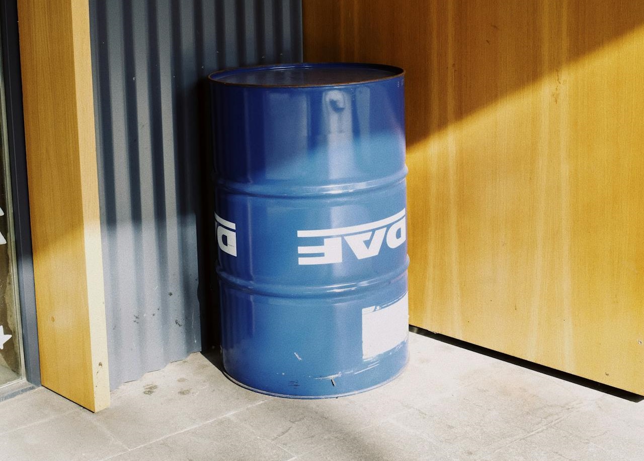 Blue Steel oil Container