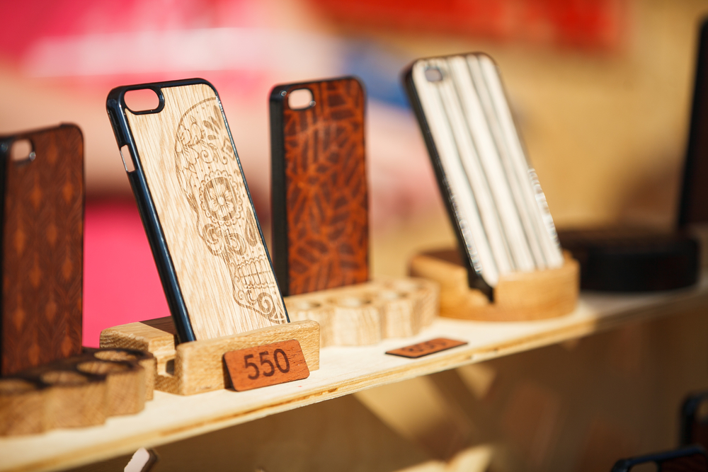 Handmade wooden iPhone cases on sale - 2016