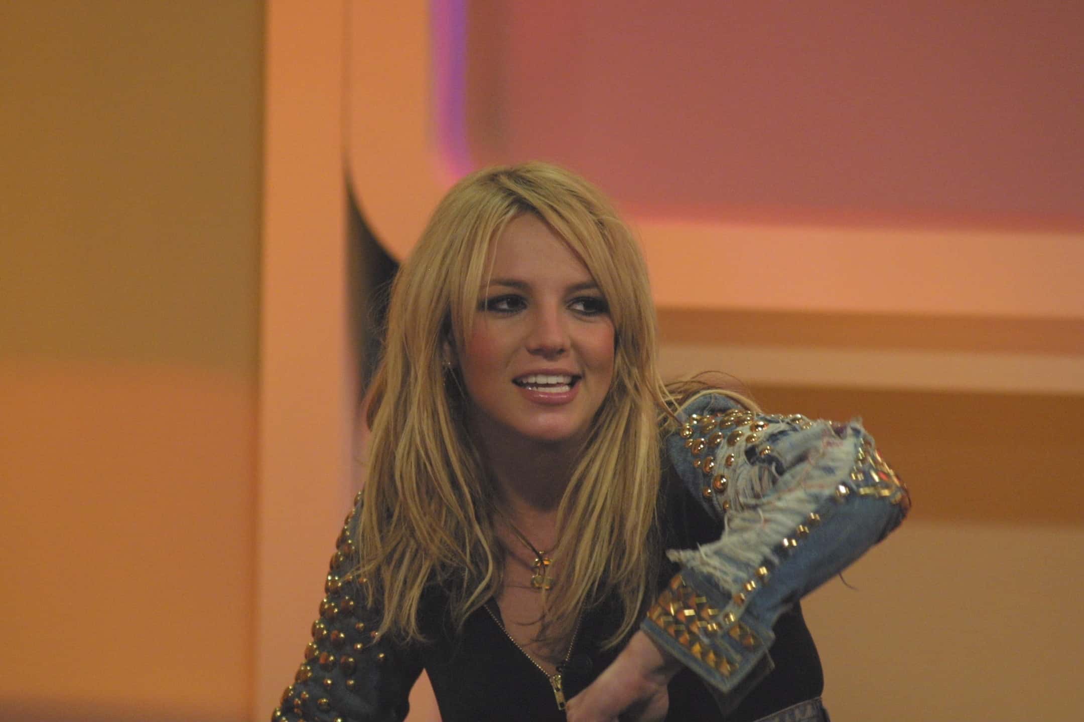 Britney Spears, Music Channel 'Viva', Cologne, Interview.