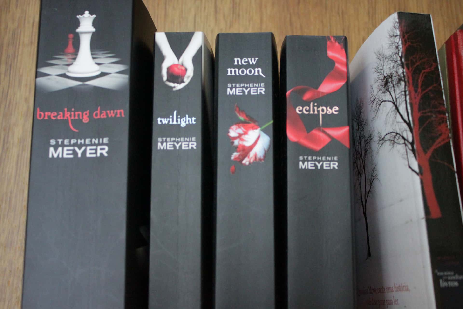 Книга сумерки переосмысление. Стефани Майер - Twilight. Stephenie Meyer "Twilight". Сумерки книга.