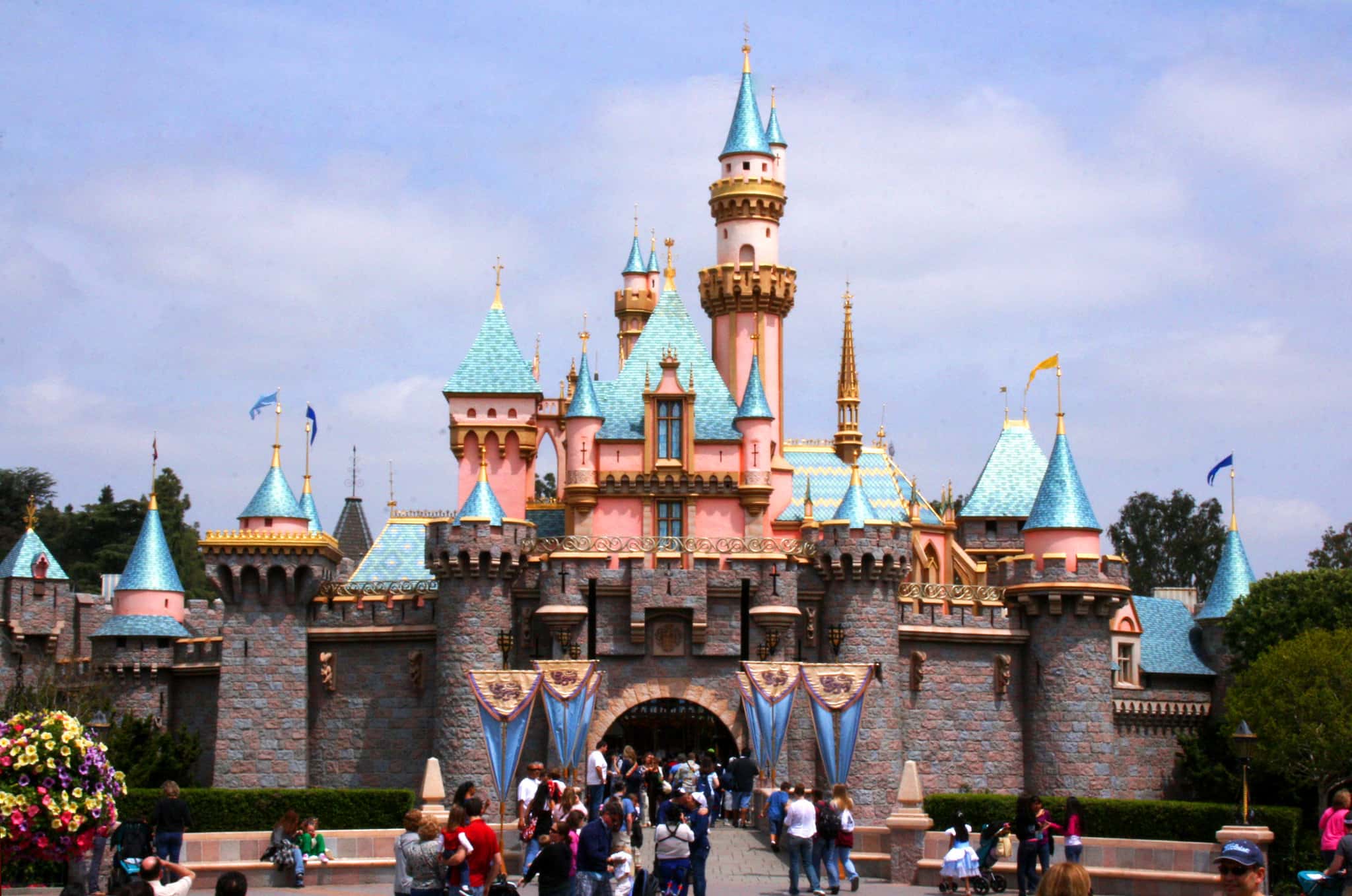 Disneyland And Walt Disney World facts 