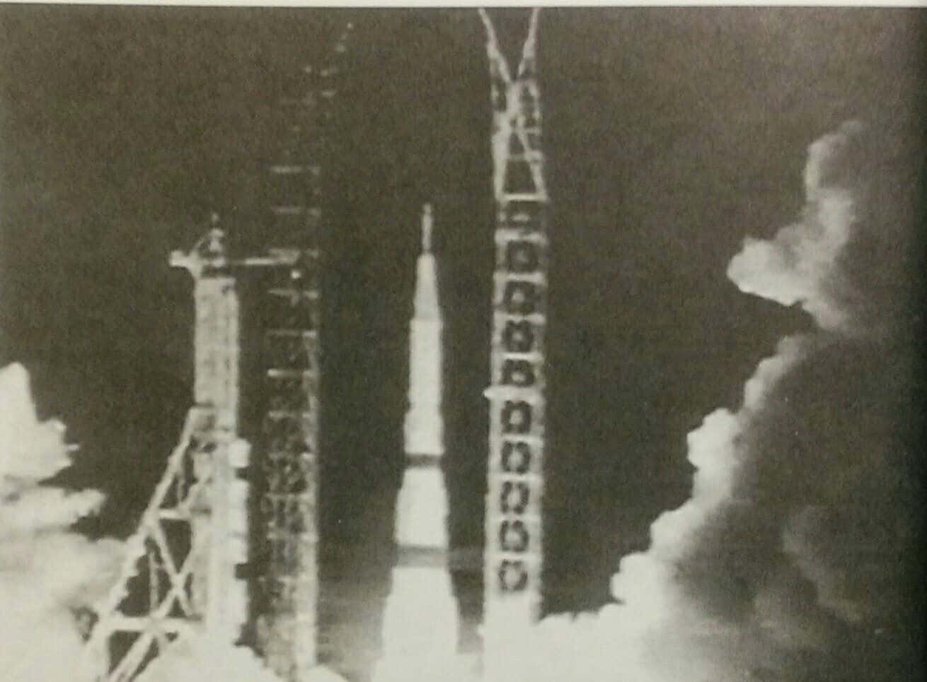 Первая ракета носитель ссср. Н-1 ракета-носитель. Ракета н1 СССР. Лунная ракета н-1. Soviet n1 Moon Rocket.