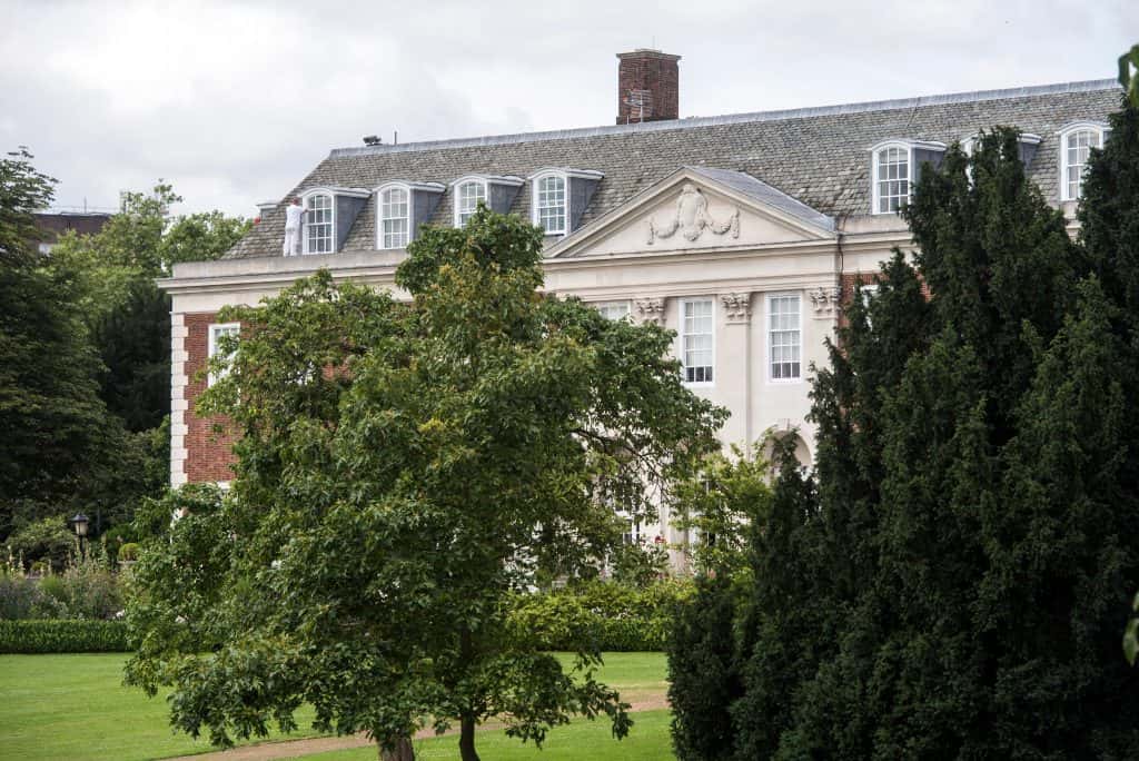 Extravagant Facts About Barbara Hutton, "The Poor Little Rich Girl"